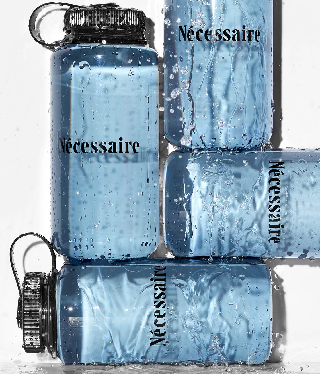 https://necessaire.com/cdn/shop/products/03_THEWATERBOTTLE_1400x1400.jpg?v=1660328154
